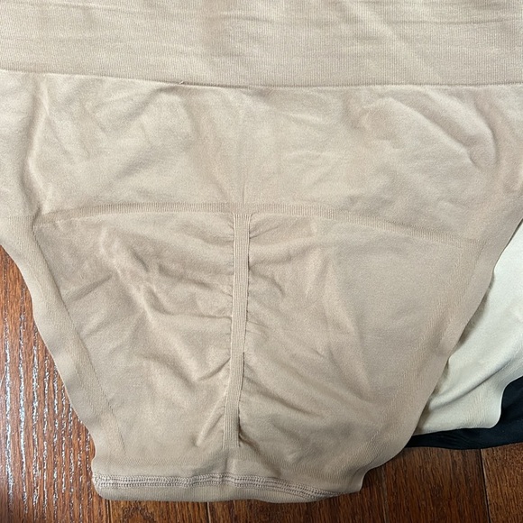Gapbody original  underwear size L.. - Picture 3 of 3